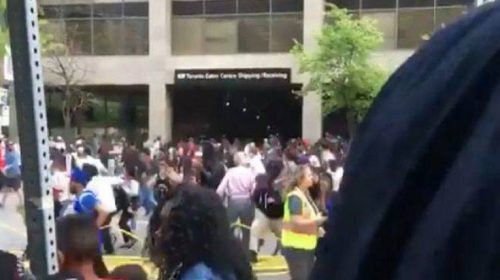 Πανικός στη φιέστα των Ραπτορς μετά από αναφορές για πυροβολισμούς