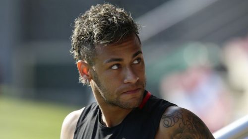 Μήνυση για δυσφήμιση σε βάρος της γυναίκας που κατηγορεί τον Νεϊμάρ για βιασμό