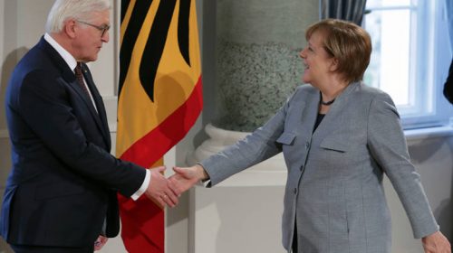 Έτρεμε ξανά η Μέρκελ στη συνάντηση με τον Στάινμαγερ