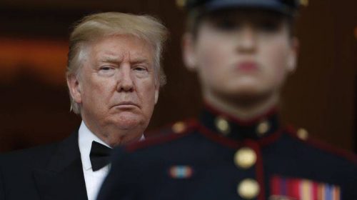 Ο Τραμπ δεν αποκλείει ενδεχόμενη στρατιωτική δράση εναντίον του Ιράν