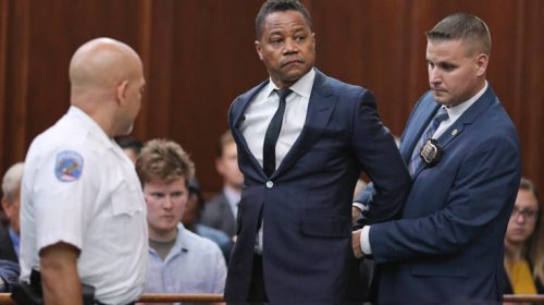 Με χειροπέδες στο δικαστήριο ο ηθοποιός Κούμπα Γκούντινγκ Τζούνιορ