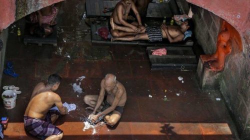 Ινδία: Επτά εργάτες πέθαναν από ασφυξία προσπαθώντας να καθαρίσουν τον βόθρο ξενοδοχείου