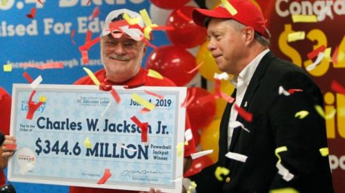 Κέρδισε 344,6 εκατ. δολάρια χάρη σε ένα… κινεζικό μπισκότο της τύχης