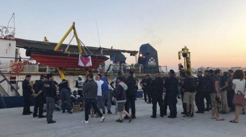 Η Γαλλία είναι έτοιμη να δεχθεί 10 μετανάστες από το Sea-Watch 3