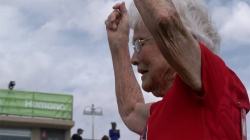 Είναι 103 ετών και κατακτά το στίβο