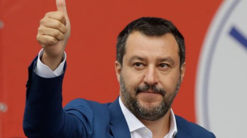 Ο Σαλβίνι θέλει να κλείσει τους καταυλισμούς Ρομά