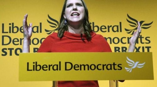 Βρετανία: Η «ορκισμένη ενάντια στο Brexit» εκλέχθηκε πρώτη γυναίκα αρχηγός των Φιλελεύθερων