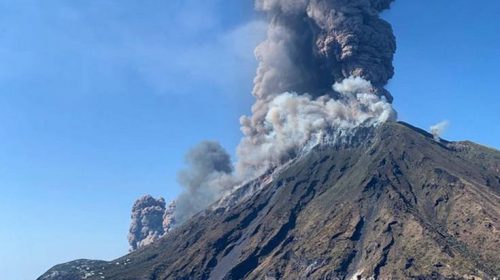 Ένας νεκρός από την έκρηξη του ηφαιστείου Στρόμπολι