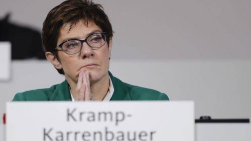 Η πρόεδρος του CDU αναλαμβάνει νέα υπουργός Άμυνας της Γερμανίας