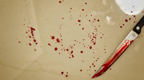 Γυναίκα βρέθηκε μαχαιρωμένη στο μπαλκόνι σπιτιού της