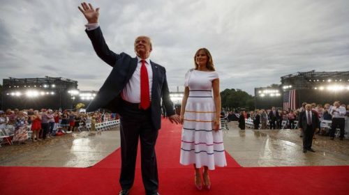 Τραμπ: Σόου με επίκεντρο τον εαυτό του και την προεκλογική του εκστρατεία