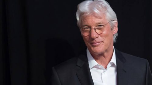 Ο Ρίτσαρντ Γκιρ ζητά από την ιταλική κυβέρνηση να βοηθήσει τους μετανάστες στο Open Arms