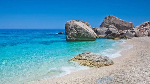 Κατασχέθηκαν δέκα τόνοι άμμου και επιστρέφουν στις παραλίες της Σαρδηνίας