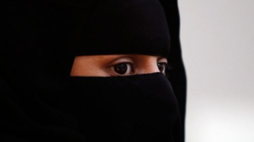 Ολλανδία: Απαγορεύεται η μπούρκα ή το νικάμπ σε δημόσιους χώρους
