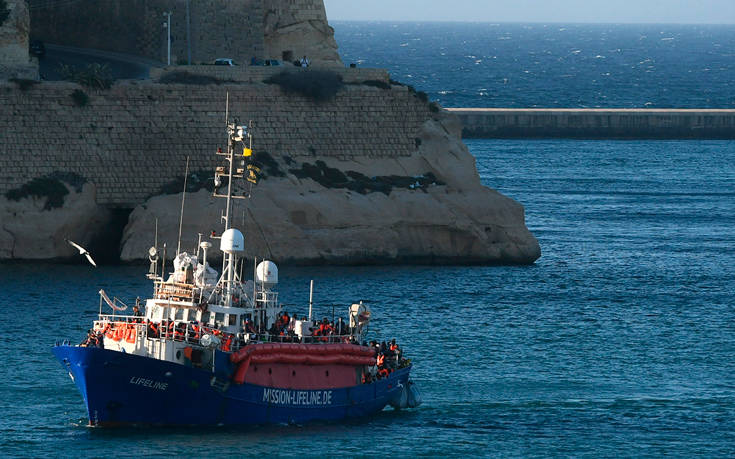Αναστέλλεται το διάταγμα Σαλβίνι που απαγόρευε πλοίο με μετανάστες να μπει στα χωρικά ύδατα Αναστέλλεται το διάταγμα Σαλβίνι που απαγόρευε πλοίο με μετανάστες να μπει στα χωρικά ύδατα