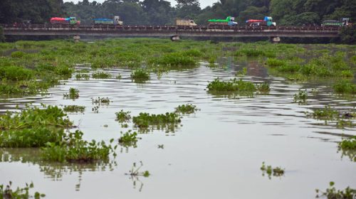 Στους 144 οι νεκροί από τον μουσώνα στην Ινδία