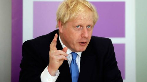 Ο Μπόρις Τζόνσον στηρίζει τις εξουσίες «εξακρίβωσης στοιχείων και σωματικής έρευνας»