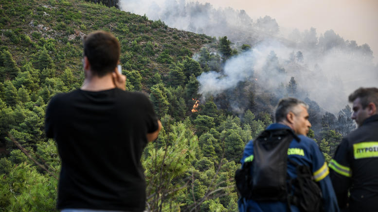 Φωτιά και στα Καλάβρυτα, αντιμετωπίστηκε στη Νέα Μανωλάδα Φωτιά και στα Καλάβρυτα, αντιμετωπίστηκε στη Νέα Μανωλάδα