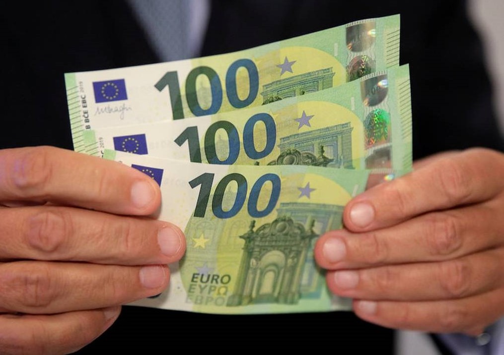 Επίδομα 720 ευρώ – Δείτε αν το δικαιούστε! Επίδομα 720 ευρώ – Δείτε αν το δικαιούστε!