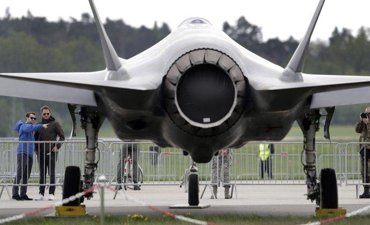 Οι ΗΠΑ πούλησαν 32 μαχητικά F-35 στην Πολωνία Οι ΗΠΑ πούλησαν 32 μαχητικά F-35 στην Πολωνία