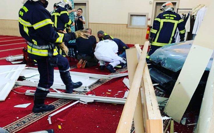 Γαλλία: Οδηγός έριξε το αυτοκίνητό του στο Μεγάλο Τέμενος του Κολμάρ Γαλλία: Οδηγός έριξε το αυτοκίνητό του στο Μεγάλο Τέμενος του Κολμάρ