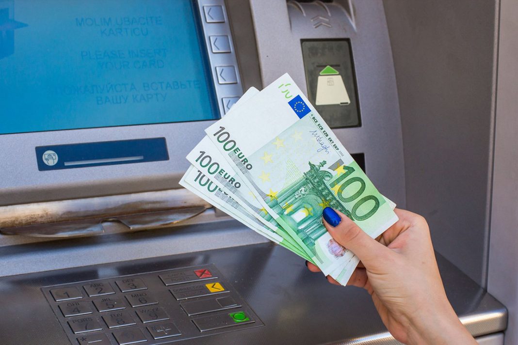 Την Τετάρτη θα δουν χρήμα στους λογαριασμούς τους 86.000 ελεύθεροι επαγγελματίες Την Τετάρτη θα δουν χρήμα στους λογαριασμούς τους 86.000 ελεύθεροι επαγγελματίες