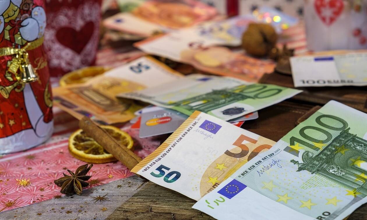 Χριστουγεννιάτικο δώρο σχεδιάζει να δώσει η κυβέρνηση – Ποιοι θα πάρουν το έξτρα πλεόνασμα Χριστουγεννιάτικο δώρο σχεδιάζει να δώσει η κυβέρνηση – Ποιοι θα πάρουν το έξτρα πλεόνασμα