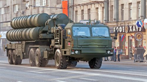 «Η Ρωσία θέλει να επιβάλει τους S-400 σε όλον τον κόσμο όπως τα Καλάσνικοφ»