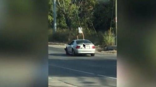 Τενεσί: Χειροπέδες σε 23χρονη που έκανε twerking σε οροφή αυτοκινήτου… εν κινήσει!