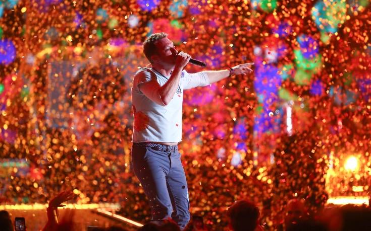 Με το τραγούδι «Guns» οι Coldplay παίρνουν θέση για τον έλεγχο των όπλων στις ΗΠΑ Με το τραγούδι «Guns» οι Coldplay παίρνουν θέση για τον έλεγχο των όπλων στις ΗΠΑ