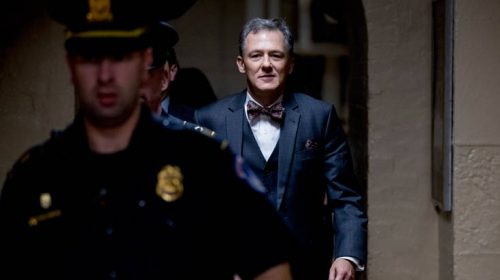 Στενό συνεργάτη του Τραμπ «δείχνει» η απόρρητη κατάθεση του Κεντ στο Κογκρέσο