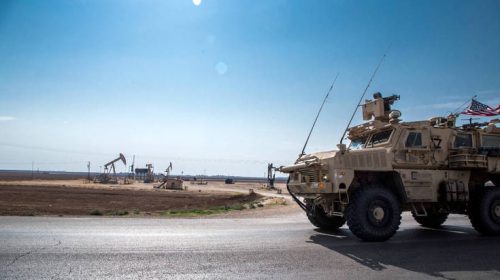 ΗΠΑ: Τα έσοδα από τις συριακές πετρελαιοπηγές θα πάνε στους συμμάχους μας