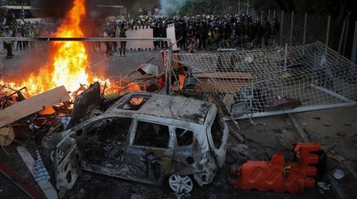 «Στα πρόθυρα πλήρους κατάρρευσης το Χονγκ Κονγκ»