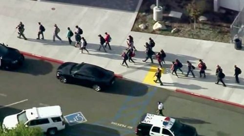 Επίθεση σε λύκειο στην Καλιφόρνια: «Υπάρχουν αρκετά θύματα»
