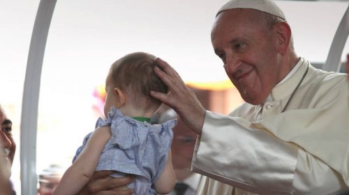 Πάπας: Προστατεύστε την αξιοπρέπεια των παιδιών