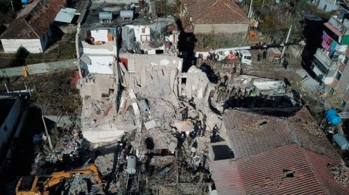 Φονικός σεισμός στην Αλβανία: Μεγαλώνει ο απολογισμός των νεκρών, αγωνία για τους αγνοούμενους