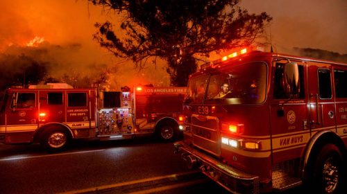 Καλιφόρνια: Η φωτιά απειλεί τη Σάντα Μπάρμπαρα