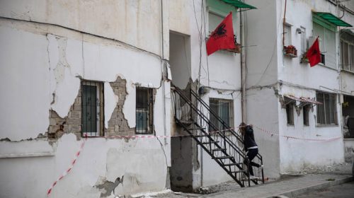 Φονικός σεισμός στην Αλβανία: 49 νεκροί, ψάχνουν ακόμα 6 ανθρώπους στα ερείπια