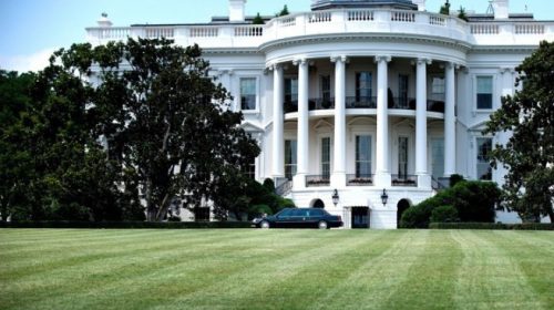 Σύλληψη ατόμου που προσπάθησε να μπει με το αυτοκίνητό του στον Λευκό Οίκο