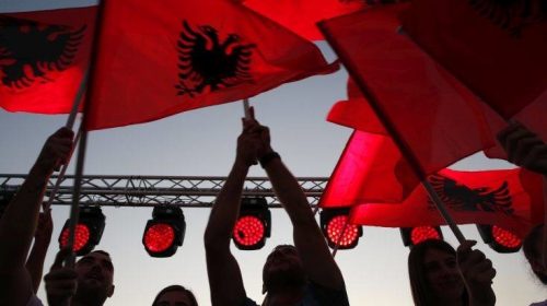 Αλβανία: Σημαντικό πρόβλημα η διαφθορά, ένας στους δύο πολίτες έχει πιεστεί να «λαδώσει»