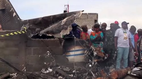 Αεροπορική τραγωδία στο Κονγκό: Αεροπλάνο έπεσε πάνω σε σπίτια, 29 νεκροί