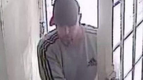 Φρίκη στη Βρετανία: Έδεσε τη μητέρα με καλώδια και βίασε τα παιδιά της