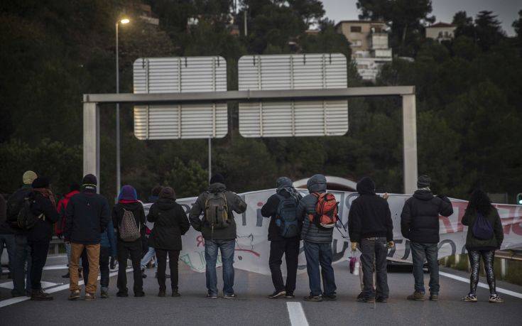 Γαλλο-ισπανική επιχείρηση για να διαλυθεί διαδήλωση για την Καταλονία Γαλλο-ισπανική επιχείρηση για να διαλυθεί διαδήλωση για την Καταλονία
