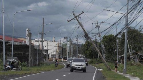 Χριστούγεννα στις Φιλιππίνες με τον τυφώνα Φανφόν