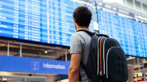 Περισσότεροι από 800.000 Ιταλοί μετανάστευσαν στο εξωτερικό τα τελευταία 10 χρόνια