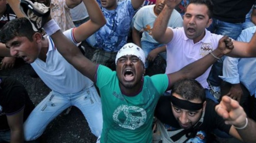 Μετανάστης: «Το όνειρο μας να υπάρξει ένα Χαλιφάτο σε όλο τον κόσμο, απλά περιμένετε…! Μόλις πάρουμε εντολή, θα σας καθαρίσουμε!»