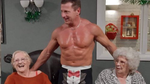 Ηλικιωμένη σε οίκο ευγηρίας ζήτησε για δώρο Χριστουγέννων έναν… στρίπερ
