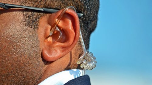 Βρετανικό δικαστήριο επέτρεψε σε πράκτορες της MI5 να κάνουν ακόμη και φόνους