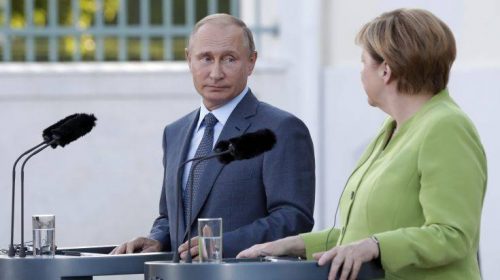 Ειρηνευτικές συνομιλίες για τη Λιβύη ζητεί ο Πούτιν