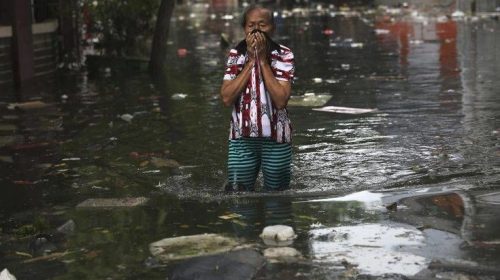 Τουλάχιστον 53 νεκροί από τις πλημμύρες στην Ινδονησία
